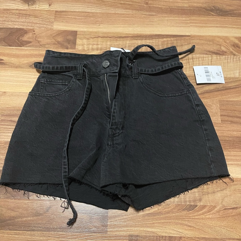 Womens Jean Shorts. Size:27. Color:Black.